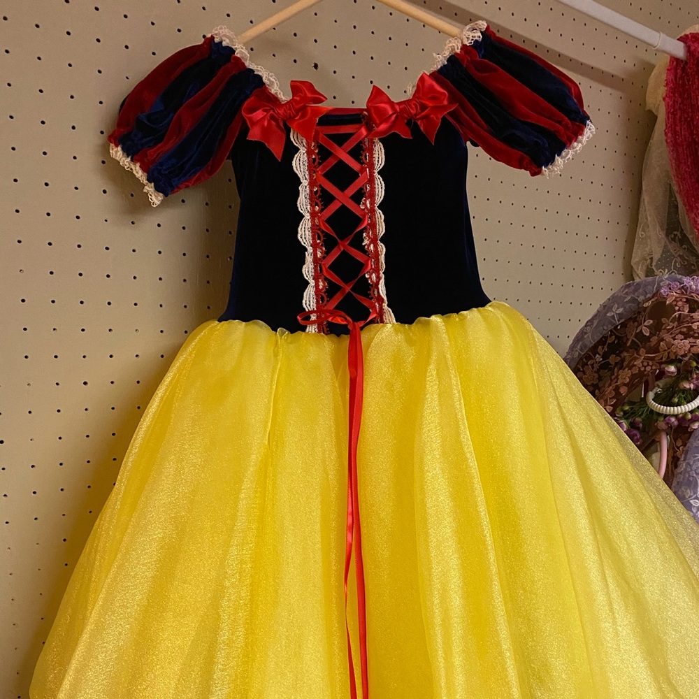 Primafashions Snow White Gown size 2/3